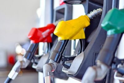 「ガソリン暫定税率廃止法が成立」したって話題だけど…つまりどうなるの？ 想定されているメリットは？