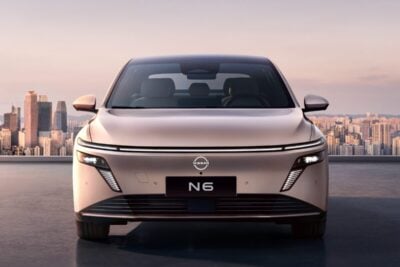 日産が中国でブランド初のプラグインハイブリッドセダン「N6」を発表
