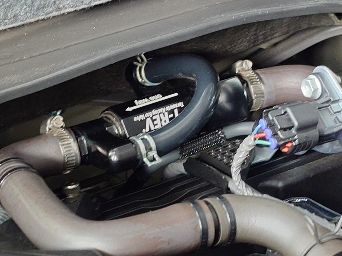 ハイエースのエンジンをスムーズに！専用設計の内圧コントロール