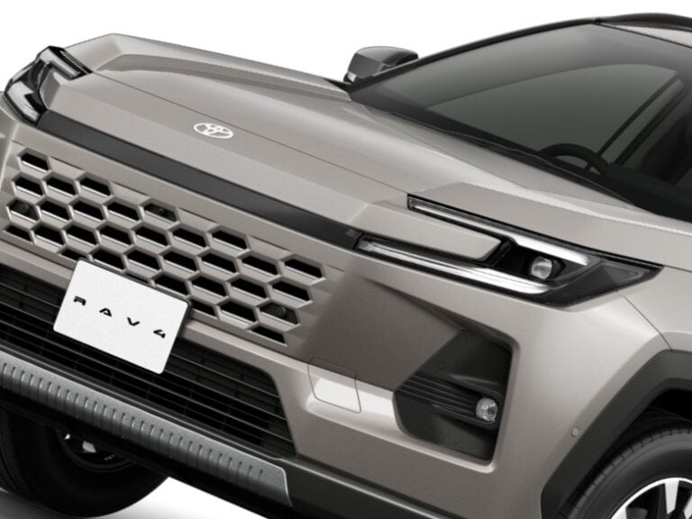 新型「RAV4」発売！トヨタ初の先進機能採用、GR SPORTやPHEVモデルも今後導入へ
