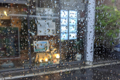 【神奈川】自宅を引き払い車中泊生活する59歳が発見！雨の車中泊スポット