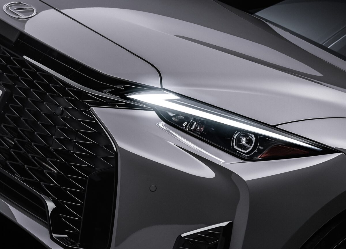 レクサス「IS300h」が一部改良！さらに特別仕様車“F SPORT Mode Black 