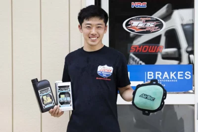 全日本モトクロスライダーに学ぶ、エアフィルター洗浄の手順とコツ