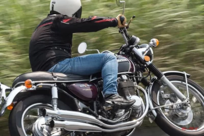 【ホンダドリームCB500FOUR（1971）回顧試乗】渋く速い“大人の4気筒”を味わう