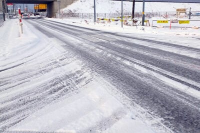 【体験談】雪道歴30年でもヒヤッとした、軽自動車の雪道走行で怖かった瞬間