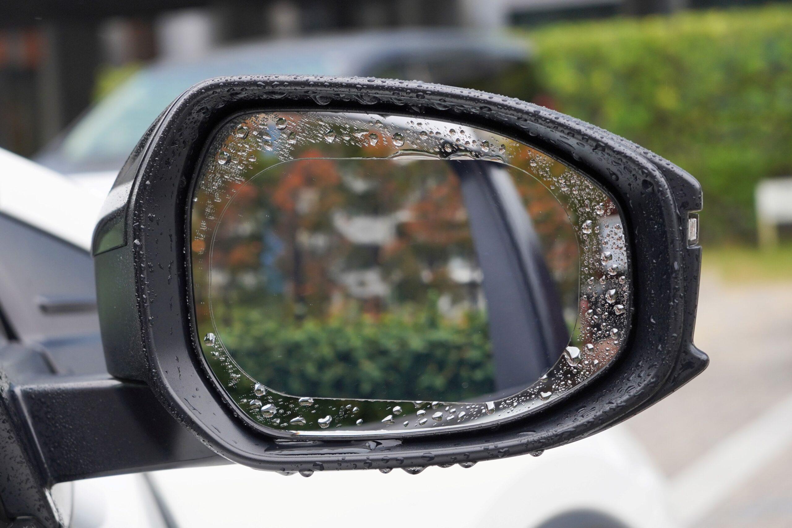 雨の日でも視界クリア! AQ.シリーズから「超撥水サイドミラー用 雨の日でも視界クリア! AQ.シリーズから「超撥水サイドミラー用