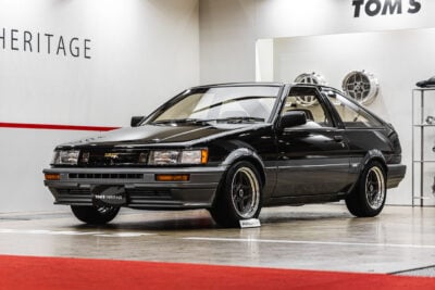 トムスが現代化した「AE86」を展示　オートモビルカウンシル2026初出展