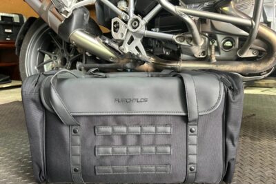 積んだ瞬間、旅が始まる。どんなバイクにも似合うフルヒトロスのダッフルバッグ