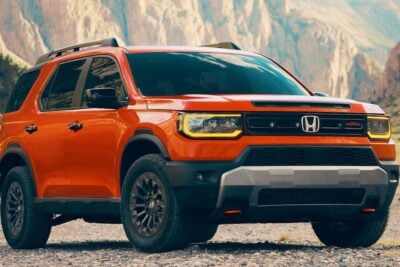 ホンダ新型「パスポート」日本導入へ！全幅2m級SUVに「デカすぎる」の声…価格や左ハンドルも話題