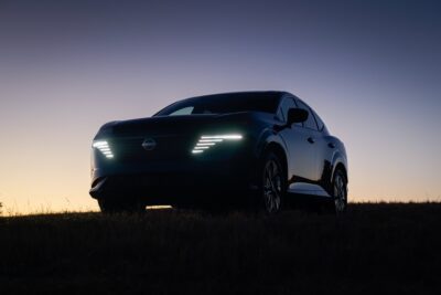 日産「ムラーノ」復活へ！約12年ぶり国内再導入に反響「かっこいい」も“左ハンドル”に賛否