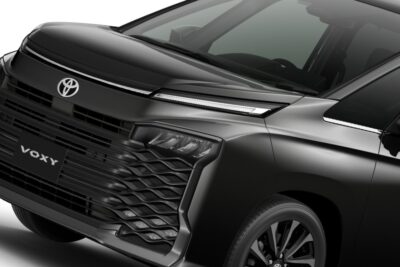 トヨタ「ヴォクシー」一部改良で快適装備を強化！　ハイブリッド統一化＆デザインも刷新