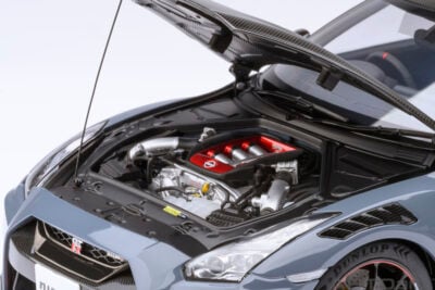 オートアート製「日産 GT-R ニスモ」登場　細部までリアルな1/18スケールモデル