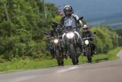 飛行機で行く北海道ツーリング！オフ走行も可能なバイクで走るレンタルツーリングが楽しい