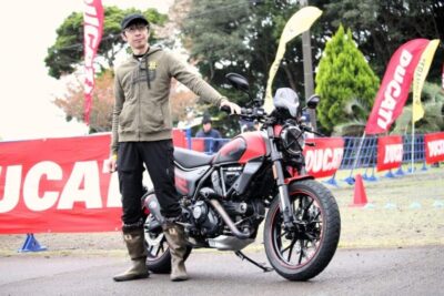 バイクを手足のように扱うスタントライダーにあこがれて！　ドゥカティ スクランブラー フルスロットル【みんなのバイク】