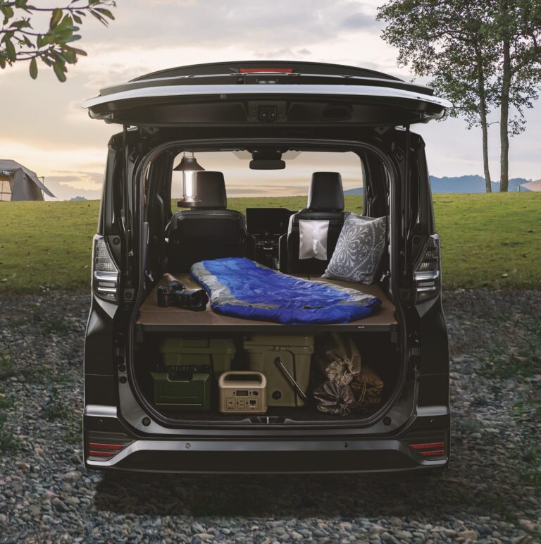 トヨタ「ヴォクシー」に車中泊仕様が登場！　新コンプリートカーMULTI UTILITY発売