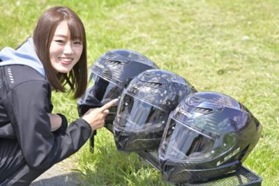 カメレオンカーボンが美しい　LS2の新作フェイスヘルメット「DRAGON」に注目！