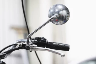 バイクの定番カスタム「ミラー交換」、ヤマハ車は要注意！？その理由とは