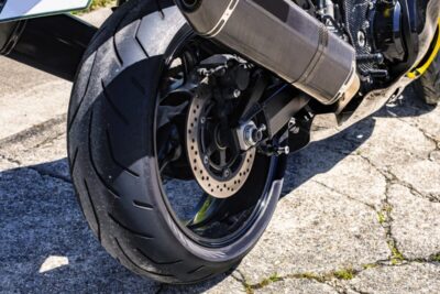 【バイク用品店】売れているバイク用タイヤTOP10｜ツーリング・スポーツ走行で人気のモデルは？【2026年5月版】