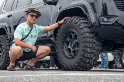 高級路線だけがランクル300じゃない! KMCでアウトドア感を高めたトヨタ ランドクルーザー300【みんなのクルマ】 高級路線だけがランクル300じゃない! KMCでアウトドア感を高めたトヨタ ランドクルーザー300【みんなのクルマ】