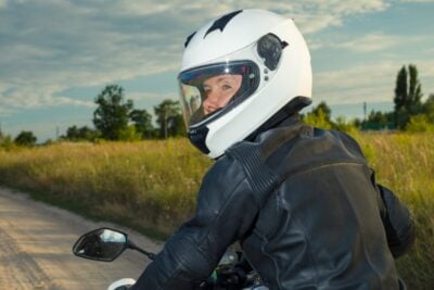 【バイク用品店】売れているフルフェイスヘルメットTOP10｜ツーリングシーズンに選ばれている人気モデルは？【2026年6月版】