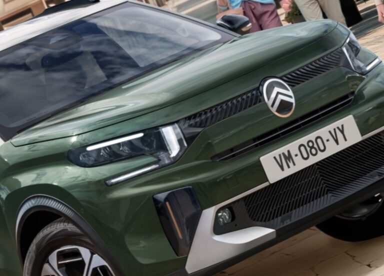 シトロエン新型「C3 AIRCROSS HYBRID」発売　Bセグメント初の7人乗りSUV登場