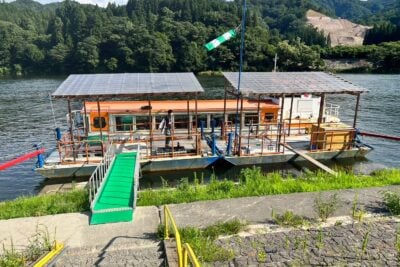 【新潟県】阿賀野川の遊覧船に乗れる！「道の駅 阿賀の里」で楽しむ渓谷美と地元グルメ