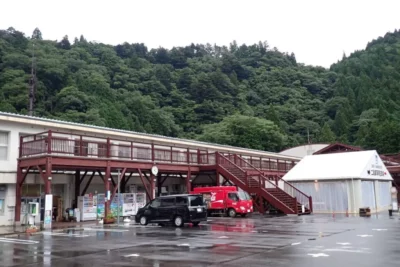 【滋賀県】廃校の校舎を使った建屋が特徴「道の駅 奥永源寺渓流の里」【バイクツーリング道の駅探訪】