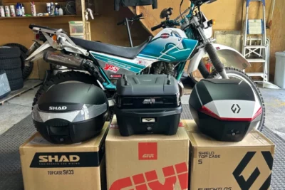 【徹底比較】人気の樹脂製トップケース3選！GIVI・SHAD・フルヒトロスをバイクに装着して比べてみた