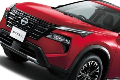 日産「エクストレイル」を一部仕様変更！　ブラック基調の新装備でタフなSUVスタイルを強化