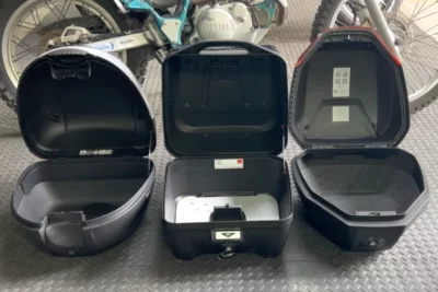 【徹底比較】人気の樹脂製トップケース3選！GIVI・SHAD・フルヒトロスの収納力と特徴を比べてみた