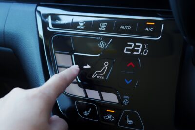 車のエアコンをつけっぱなしにすると燃費は悪くなる？冷房・暖房で違いはある？