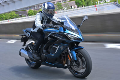 速さも快適さも妥協なし。ベテランライダーをも唸らせる走りの万能スポーツツアラーバイク　カワサキ【Ninja1100SX SE】