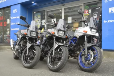 これ、SV650XとGSX250R!? 名車KATANAを現代に蘇らせたMFDの本気カスタムがすごい