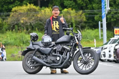 「一目惚れして150回ローンで買いました（笑）」LLR伊藤智博さんが10年以上愛を注ぐハーレーダビッドソン　XL883N【みんなのバイク特別編】